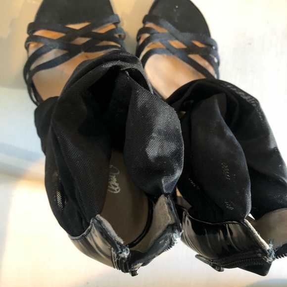 Donald J. Pliner …. Black patent high heels - Picture 10 of 16